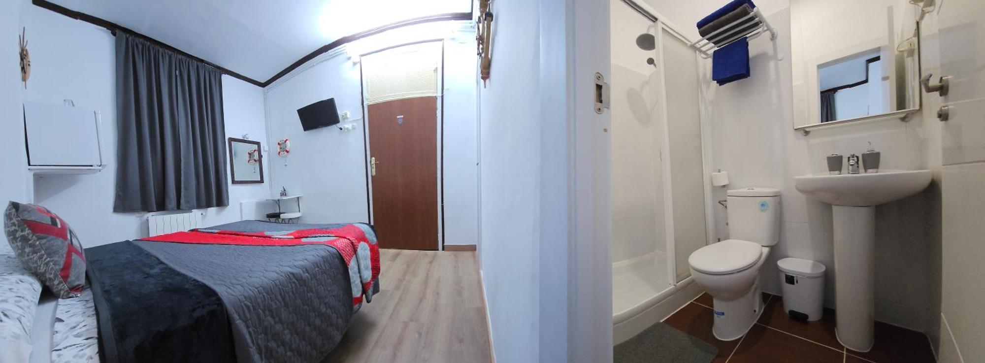 Hostal Loyola Madrid Esterno foto
