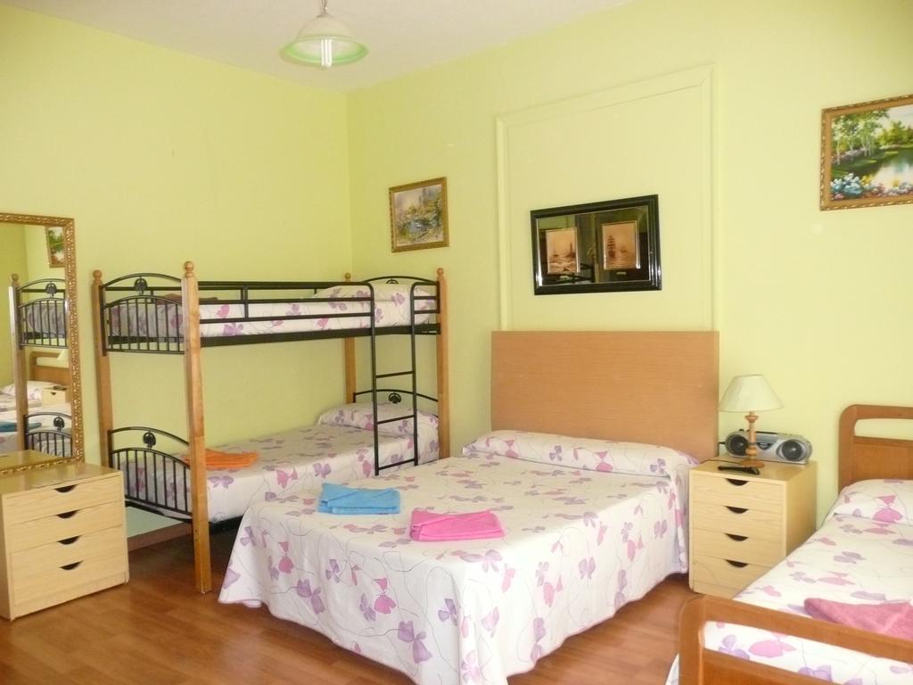 Hostal Loyola Madrid Esterno foto