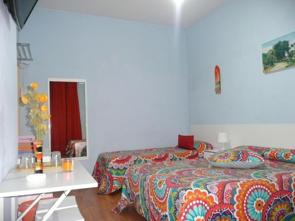Hostal Loyola Madrid Esterno foto