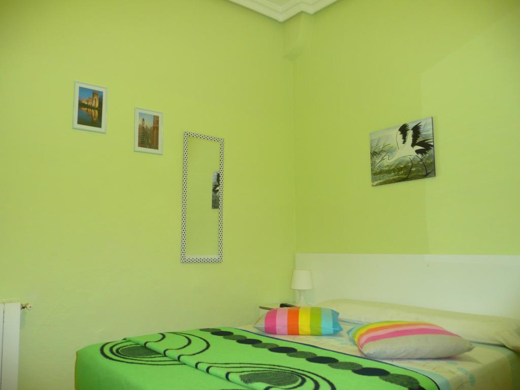 Hostal Loyola Madrid Esterno foto