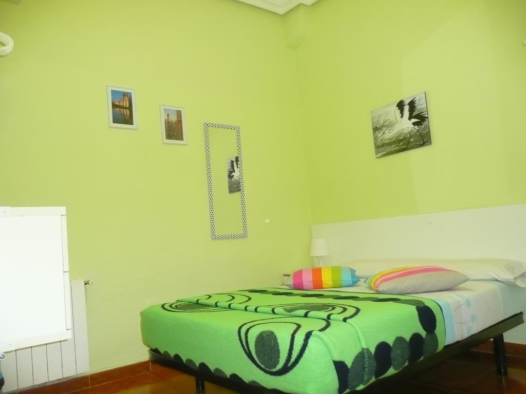 Hostal Loyola Madrid Esterno foto