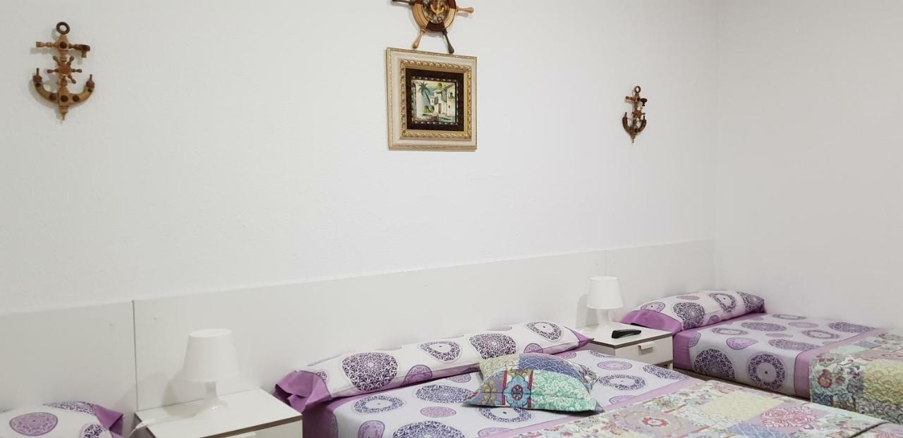 Hostal Loyola Madrid Esterno foto