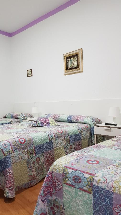 Hostal Loyola Madrid Esterno foto